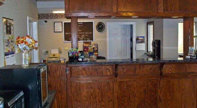 America'S Best Inn - Brinkley Экстерьер фото